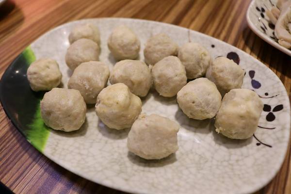 山羊城全羊館羊肉爐(三重重陽店)：【新北市三重美食】三重山羊城全羊館羊肉爐~天氣轉涼了來吃熱騰騰羊肉爐暖暖身子吧