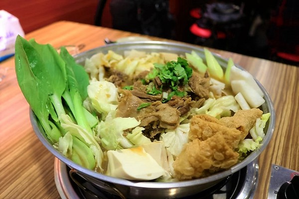 山羊城全羊館羊肉爐(三重重陽店)：【新北市三重美食】三重山羊城全羊館羊肉爐~天氣轉涼了來吃熱騰騰羊肉爐暖暖身子吧