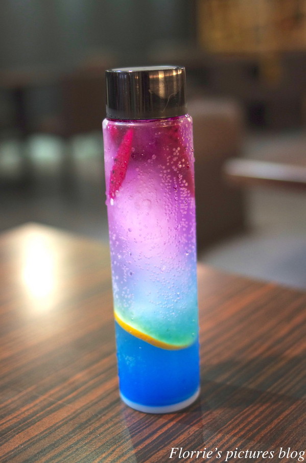 杯沿溫度咖啡(基隆分店):基隆美食~杯沿溫度咖啡 Hand temperature CAFE~來瓶超美的漸層飲料,享受悠閒的下午茶時光