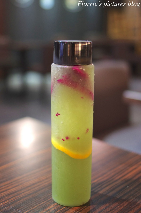 杯沿溫度咖啡(基隆分店):基隆美食~杯沿溫度咖啡 Hand temperature CAFE~來瓶超美的漸層飲料,享受悠閒的下午茶時光