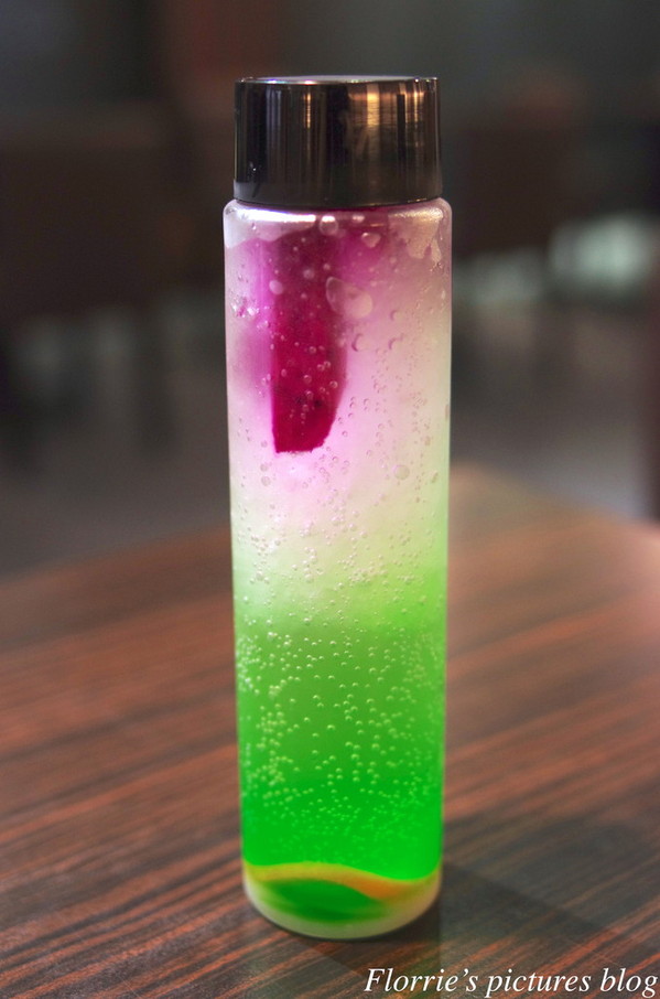 杯沿溫度咖啡(基隆分店):基隆美食~杯沿溫度咖啡 Hand temperature CAFE~來瓶超美的漸層飲料,享受悠閒的下午茶時光