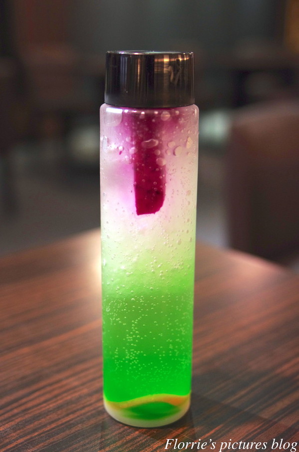 杯沿溫度咖啡(基隆分店):基隆美食~杯沿溫度咖啡 Hand temperature CAFE~來瓶超美的漸層飲料,享受悠閒的下午茶時光