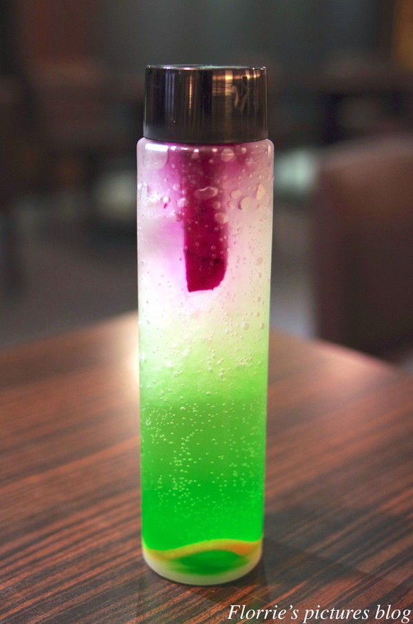 杯沿溫度咖啡(基隆分店):基隆美食~杯沿溫度咖啡 Hand temperature CAFE~來瓶超美的漸層飲料,享受悠閒的下午茶時光