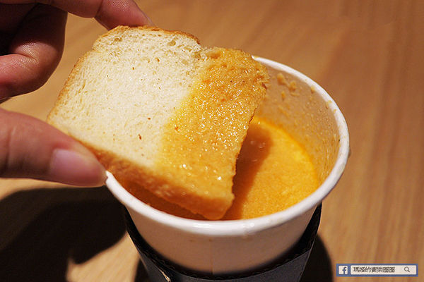 Captain Lobster:◆台北信義【Captain Lobster】產地直送加拿大龍蝦堡。北海道松葉蟹腳堡。捷運市政府站美食。新光三越信義新天地A11美食。愛評體驗團