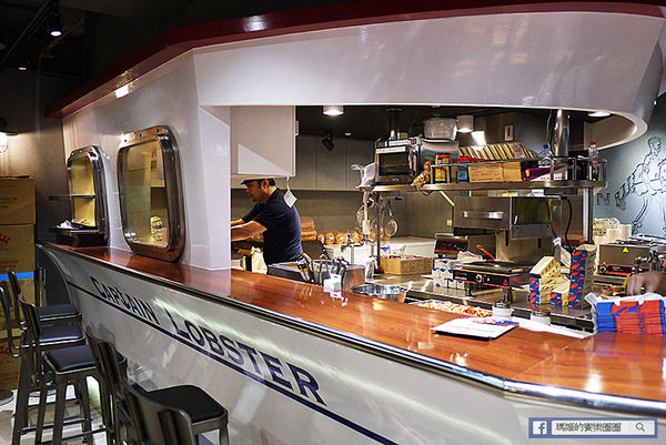 Captain Lobster:◆台北信義【Captain Lobster】產地直送加拿大龍蝦堡。北海道松葉蟹腳堡。捷運市政府站美食。新光三越信義新天地A11美食。愛評體驗團