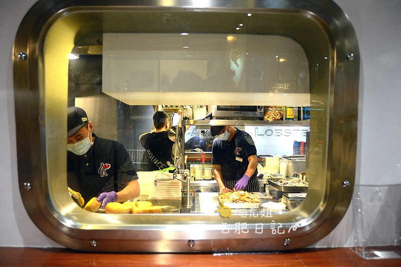 CaptainLobster-08.JPG - Captain Lobster