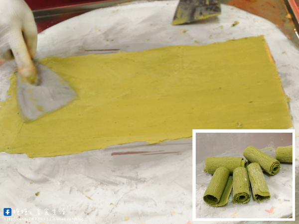 貝爾倫炒凍捲 炒冰捲 炒冰淇淋：〖台中│美食〗貝爾倫炒凍捲 炒冰捲 炒冰淇淋 ❤ 逢甲夜市今夏必吃消暑聖品~以牛奶冰淇淋為基底，添加新鮮水果、餅乾入料，現炒出一捲又一捲美味的冰淇淋!!