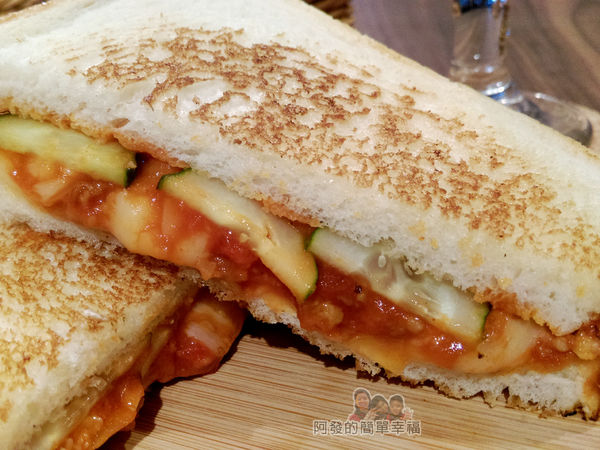 喜悅早餐坊16-墨西哥肉醬三明治特寫