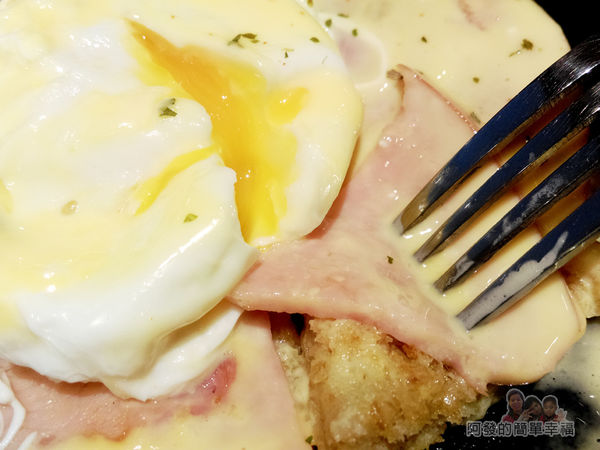 喜悅早餐坊22-水波蛋優格早餐特寫