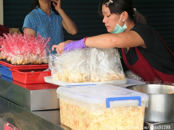 阿國臭豆腐專賣店:【美食特搜。屏東萬丹鄉】阿國臭豆腐專賣店。又香又臭 萬丹人氣美食名單 金黃酥脆的臭豆腐超美味