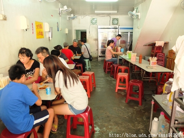 阿國臭豆腐專賣店:【美食特搜。屏東萬丹鄉】阿國臭豆腐專賣店。又香又臭 萬丹人氣美食名單 金黃酥脆的臭豆腐超美味