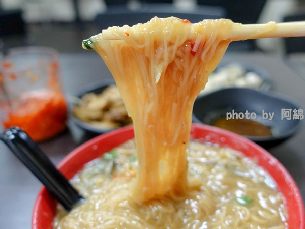 【桃園小吃】極鱻麵線甜不辣-傳承幾十年老店美味,新鮮蚵仔大顆又肥美.中正路麵線/中式早餐/銅板美食/桃園美食小吃/在地人推薦必吃