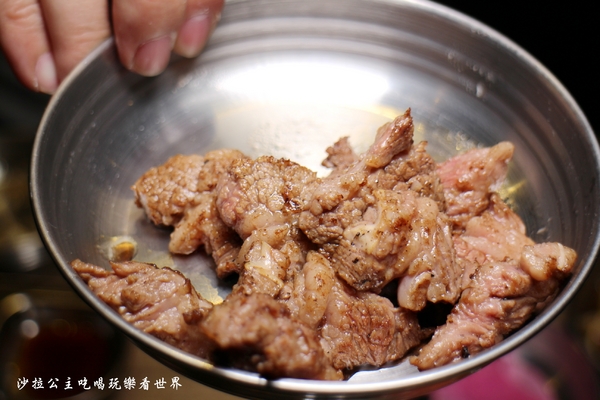 台韓民國 韓式燒肉：東區燒烤『台韓民國韓式燒肉』小菜無限/西瓜調酒必點/忠孝敦化捷運站