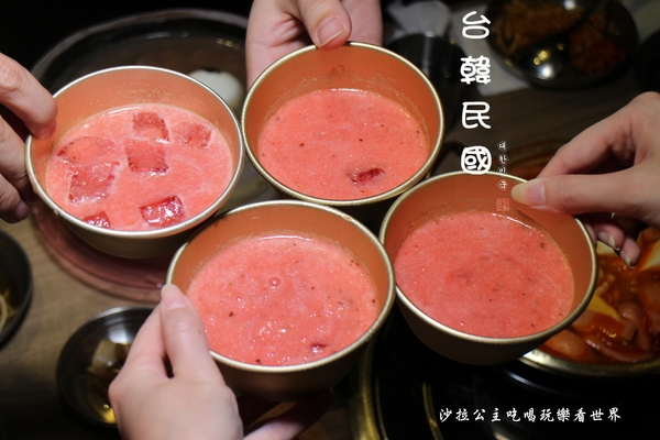 台韓民國 韓式燒肉：東區燒烤『台韓民國韓式燒肉』小菜無限/西瓜調酒必點/忠孝敦化捷運站