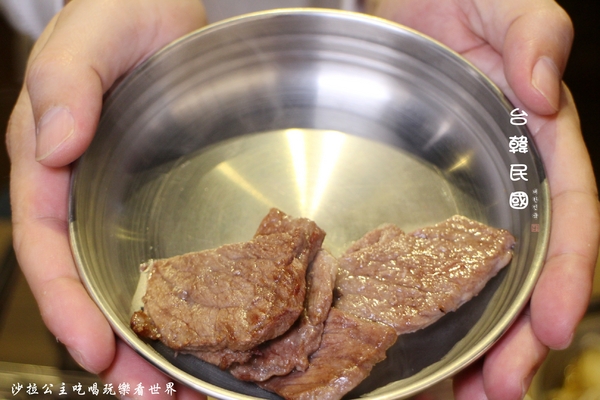 台韓民國 韓式燒肉：東區燒烤『台韓民國韓式燒肉』小菜無限/西瓜調酒必點/忠孝敦化捷運站