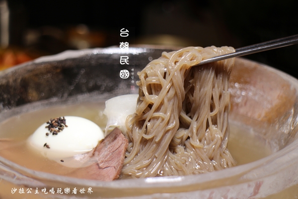 台韓民國 韓式燒肉：東區燒烤『台韓民國韓式燒肉』小菜無限/西瓜調酒必點/忠孝敦化捷運站