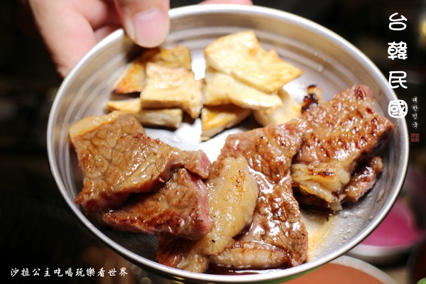 台韓民國 韓式燒肉：東區燒烤『台韓民國韓式燒肉』小菜無限/西瓜調酒必點/忠孝敦化捷運站