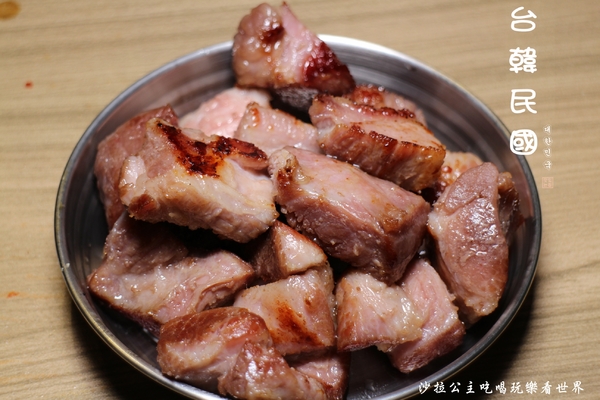 台韓民國 韓式燒肉：東區燒烤『台韓民國韓式燒肉』小菜無限/西瓜調酒必點/忠孝敦化捷運站