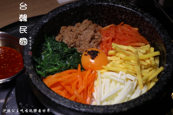 台韓民國 韓式燒肉：東區燒烤『台韓民國韓式燒肉』小菜無限/西瓜調酒必點/忠孝敦化捷運站