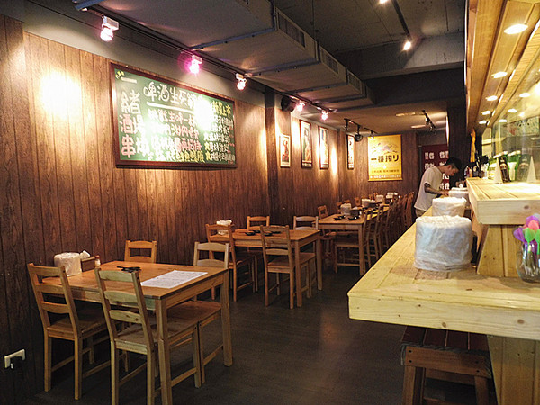 一緒 串燒-酒場：「長安東路串燒」【一緒串燒】一魂入味的平價美味，值得與三五好友一起淺酌品嚐！　