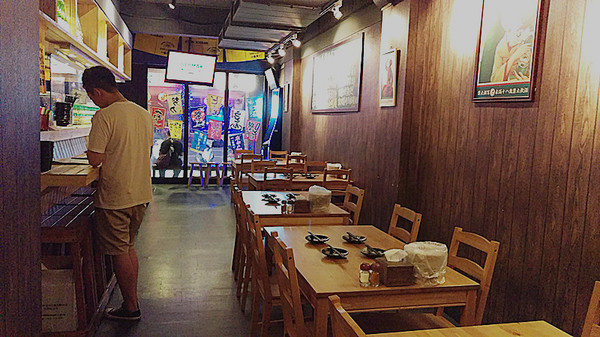 一緒 串燒-酒場：「長安東路串燒」【一緒串燒】一魂入味的平價美味，值得與三五好友一起淺酌品嚐！　