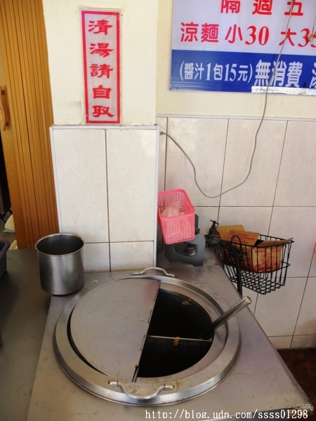 王家涼麵：【美食特搜。屏東市】王家涼麵。榜上有名在地人早餐 醬多清爽 麵Q有勁 還有免費味噌湯喝到飽