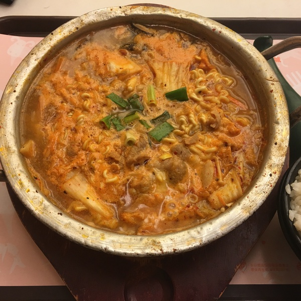 江原道韓式料理(京華城美食街)：[台北松山區食記] 深藏在京華城美食街的江原道韓式料理*血拚完/看電影的最佳美食