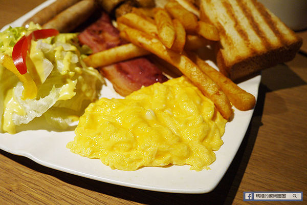 imp Cafe：◆台北東區【Imp Cafe】早午餐。Brunch。義式餐點。輕食咖啡。運動餐廳。捷運忠孝敦化美食