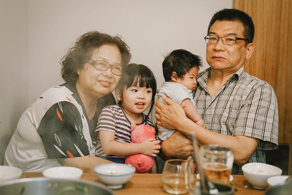 開心的爺爺奶奶