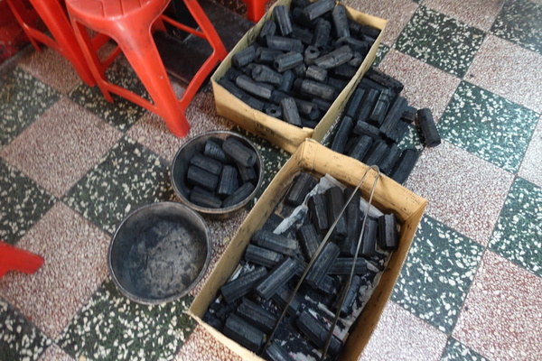 清真小吃店:(胖樺食記)捷運南勢角站推薦緬甸奶茶及烤餅「清真小吃店」/華新街推薦早茶/興南夜市