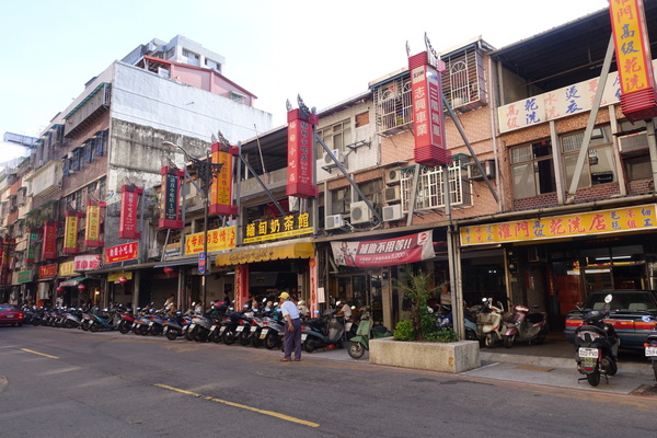 清真小吃店:(胖樺食記)捷運南勢角站推薦緬甸奶茶及烤餅「清真小吃店」/華新街推薦早茶/興南夜市