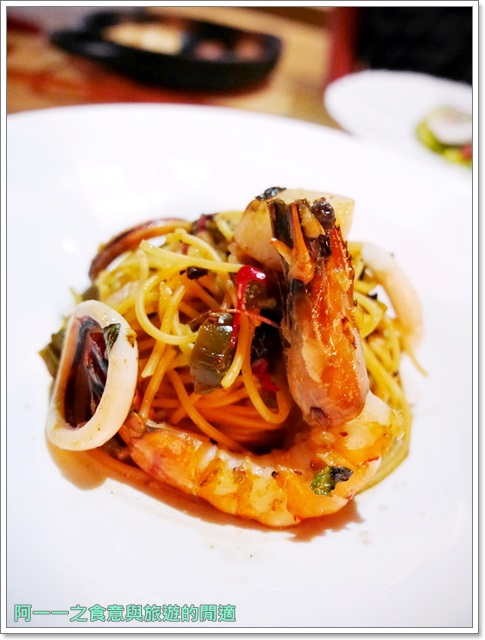 Owls Bistro 窩式餐酒館：台北東區美食 Owls Bistro 窩式小酒館  義大利麵配調酒～像開啟任意門的歐式餐酒館