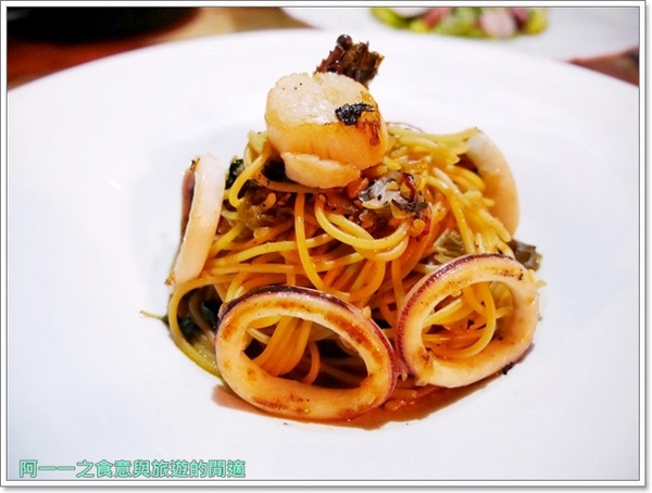 Owls Bistro 窩式餐酒館：台北東區美食 Owls Bistro 窩式小酒館  義大利麵配調酒～像開啟任意門的歐式餐酒館