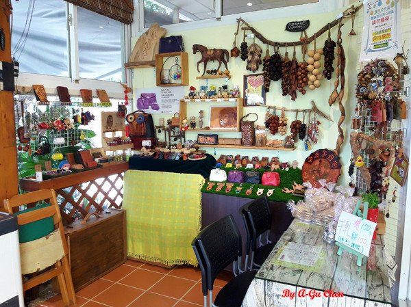 魔法森林：【臺南Ω安定區】魔法森林。彷彿置身在山林祕境中享用美食