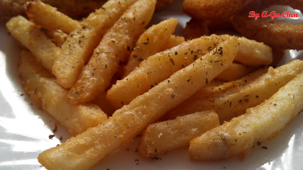 魔法森林：【臺南Ω安定區】魔法森林。彷彿置身在山林祕境中享用美食