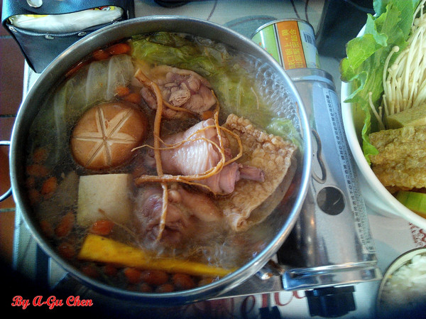 魔法森林：【臺南Ω安定區】魔法森林。彷彿置身在山林祕境中享用美食