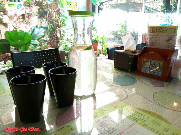 魔法森林：【臺南Ω安定區】魔法森林。彷彿置身在山林祕境中享用美食