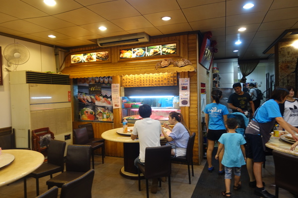 小漁村平價海鮮:(胖樺食記)龜吼漁港「小漁村平價海鮮」,秋蟹正肥美必要存錢來吃/萬里蟹/花蟹/石門洞