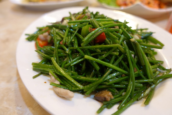 小漁村平價海鮮:(胖樺食記)龜吼漁港「小漁村平價海鮮」,秋蟹正肥美必要存錢來吃/萬里蟹/花蟹/石門洞