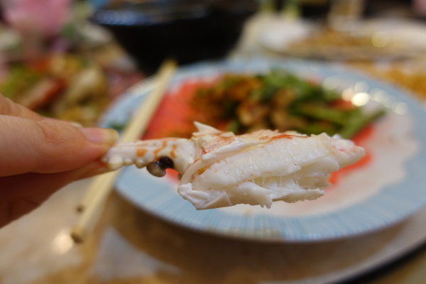 小漁村平價海鮮:(胖樺食記)龜吼漁港「小漁村平價海鮮」,秋蟹正肥美必要存錢來吃/萬里蟹/花蟹/石門洞