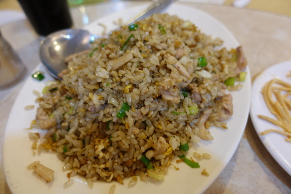 小漁村平價海鮮:(胖樺食記)龜吼漁港「小漁村平價海鮮」,秋蟹正肥美必要存錢來吃/萬里蟹/花蟹/石門洞