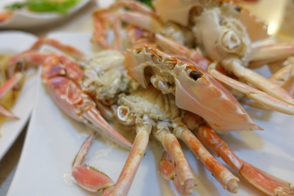 小漁村平價海鮮:(胖樺食記)龜吼漁港「小漁村平價海鮮」,秋蟹正肥美必要存錢來吃/萬里蟹/花蟹/石門洞