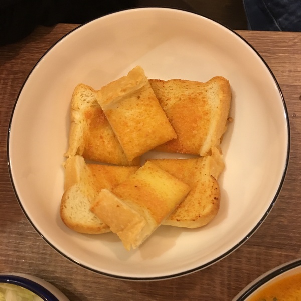 百味坊：[捷運台北車站美食]法式主廚打造精緻平價異國美食＂百味坊＂**可惜已結束營業了**