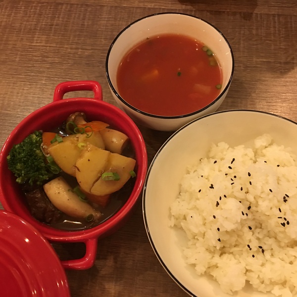 百味坊：[捷運台北車站美食]法式主廚打造精緻平價異國美食＂百味坊＂**可惜已結束營業了**