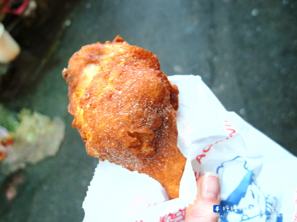 現炸雞翅:〖台中│美食〗西安街現炸雞翅 ❤ 逢甲巷弄排隊美食,現炸雞翅香噴噴出爐,外皮香脆,肉質軟嫩多汁,雞腿、雞翅、雞塊都不錯!!