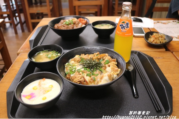 小學日燒肉丼食堂:【台北內湖區】內湖燒肉丼推薦『小學日燒肉丼食堂』教室餐廳/主題餐廳/捷運港漧、內湖站