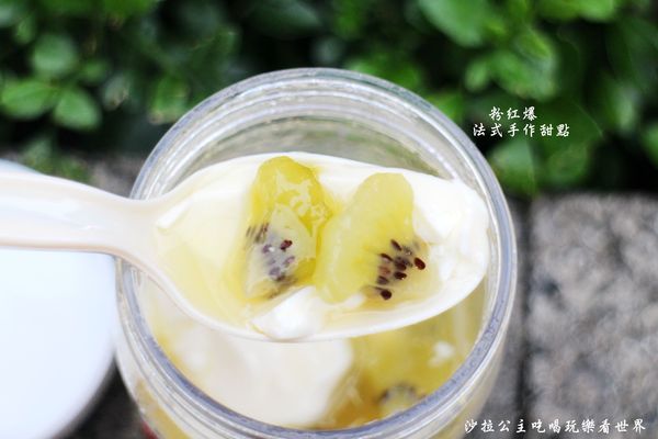 24hour粉紅爆.法式手作甜點(西門町):24小時散步甜點『粉紅爆法式手作甜點』台北西門町甜點販賣機