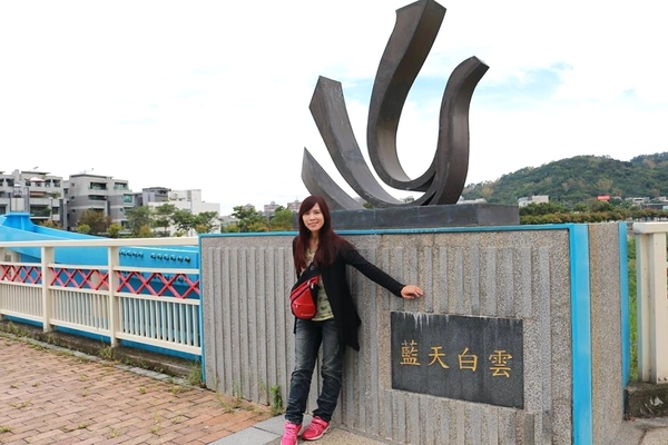 台中大坑藍天白雲橋：【台中景點】藍天白雲橋~絕美的異國風，以優雅的古典姿態展望藍天白雲