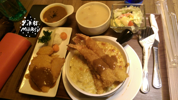 咖哩捌捌100%概念店(大魯閣草衙道):【高雄/食﹡前鎮】大魯閣草衙道餐廳.摩天輪炸物敲可愛.咖哩捌捌100%概念店(大魯閣草衙道)