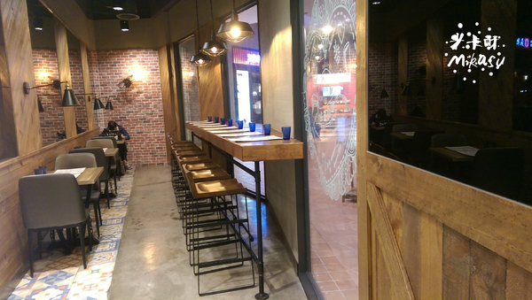 咖哩捌捌100%概念店(大魯閣草衙道):【高雄/食﹡前鎮】大魯閣草衙道餐廳.摩天輪炸物敲可愛.咖哩捌捌100%概念店(大魯閣草衙道)